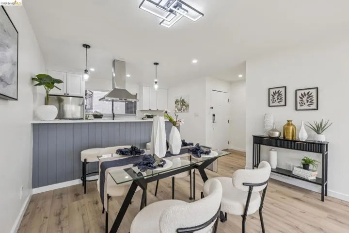 7 Embarcadero West 207, Oakland, California 94607