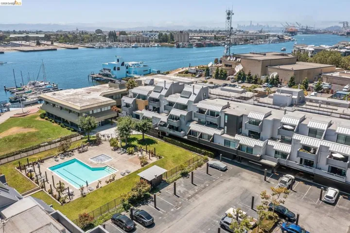 7 Embarcadero West 207, Oakland, California 94607