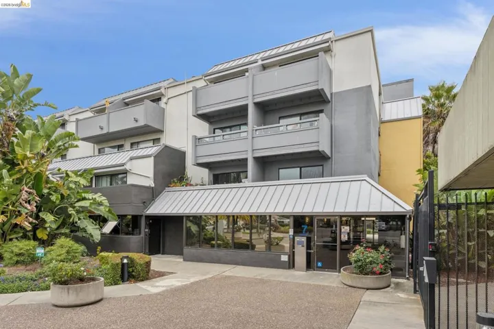 7 Embarcadero West 207, Oakland, California 94607