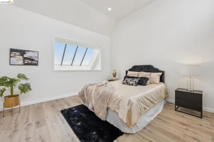 7 Embarcadero West 207, Oakland, California 94607