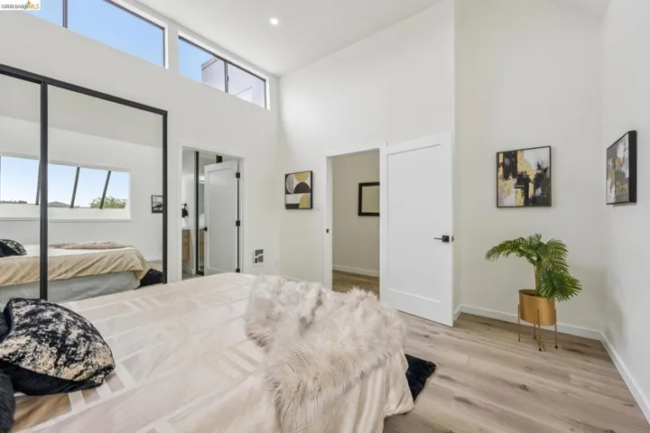 7 Embarcadero West 207, Oakland, California 94607