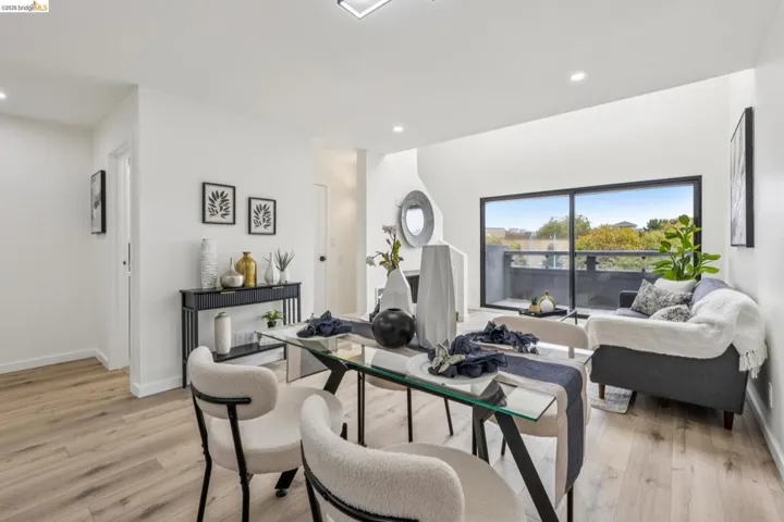 7 Embarcadero West 207, Oakland, California 94607