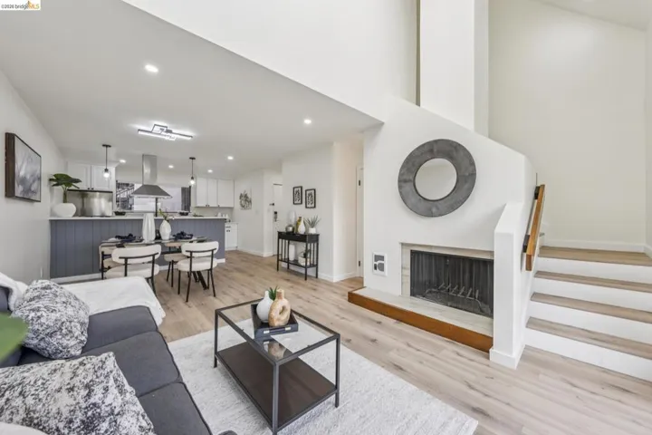 7 Embarcadero West 207, Oakland, California 94607