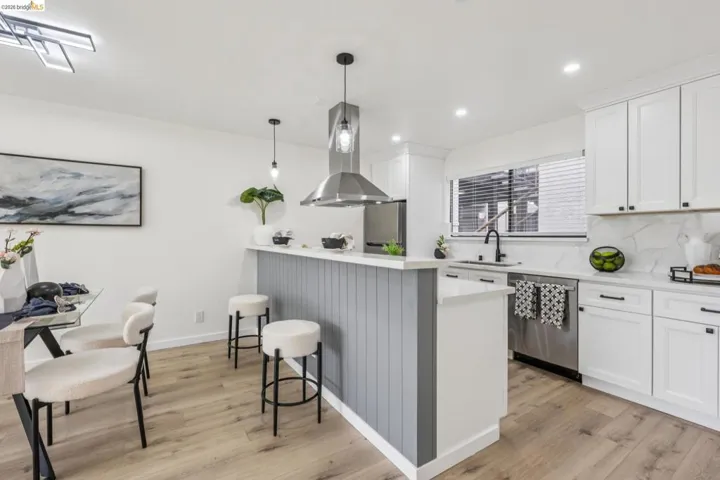 7 Embarcadero West 207, Oakland, California 94607