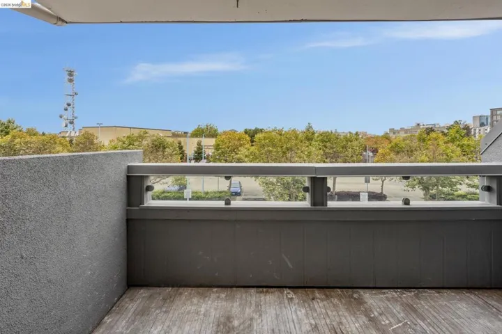 7 Embarcadero West 207, Oakland, California 94607