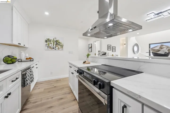 7 Embarcadero West 207, Oakland, California 94607