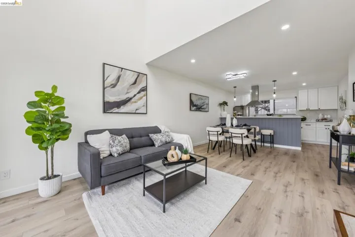 7 Embarcadero West 207, Oakland, California 94607