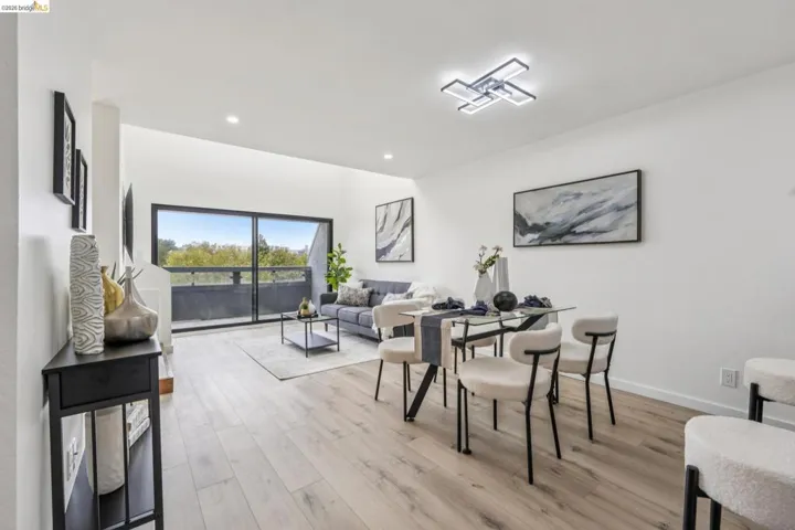 7 Embarcadero West 207, Oakland, California 94607
