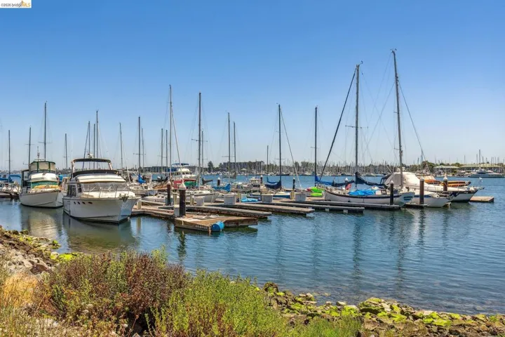 7 Embarcadero West 207, Oakland, California 94607
