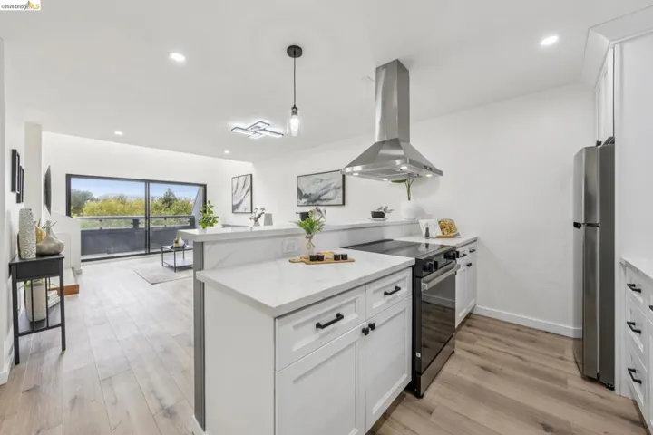 7 Embarcadero West 207, Oakland, California 94607