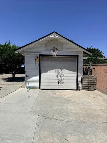 1 Car Garage