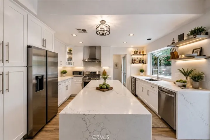 5807 Sylvia Avenue, Tarzana, California 91356