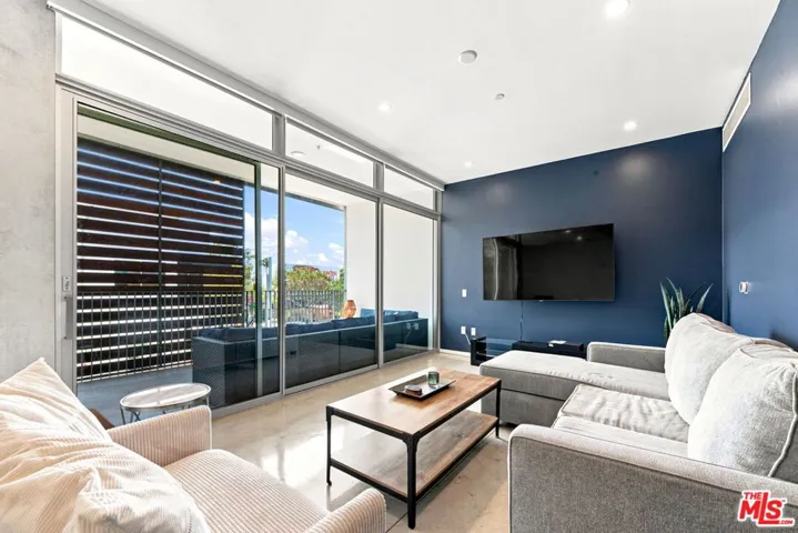 901 Hancock Avenue 201, West Hollywood, California 90069