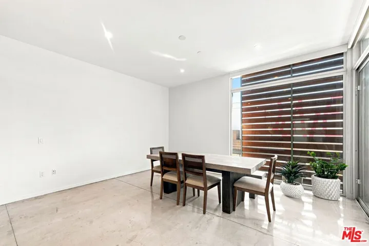 901 Hancock Avenue 201, West Hollywood, California 90069