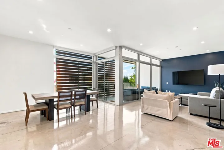 901 Hancock Avenue 201, West Hollywood, California 90069