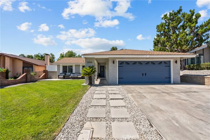 23026 Posada, Valencia, California 91354