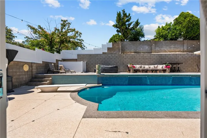 23026 Posada, Valencia, California 91354