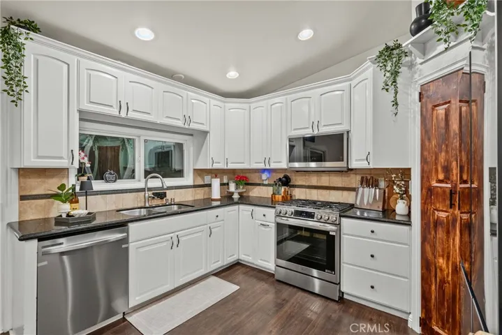 23026 Posada, Valencia, California 91354