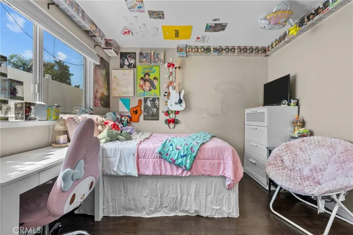 23026 Posada, Valencia, California 91354