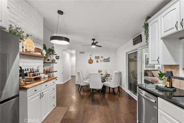 23026 Posada, Valencia, California 91354