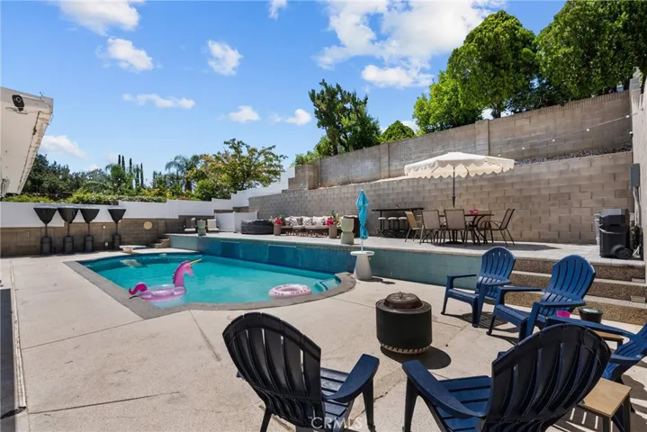 23026 Posada, Valencia, California 91354