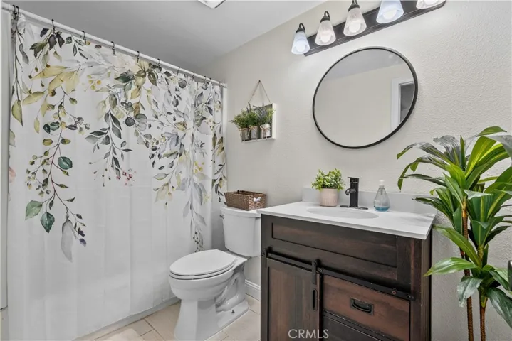 23026 Posada, Valencia, California 91354