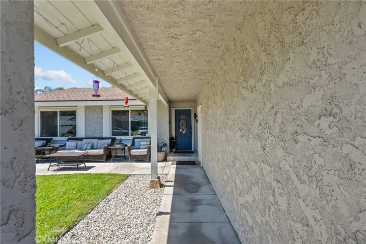 23026 Posada, Valencia, California 91354