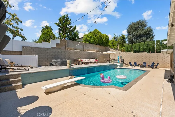 23026 Posada, Valencia, California 91354