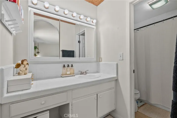 23026 Posada, Valencia, California 91354