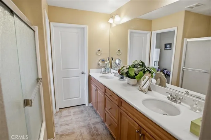 28403 Casselman, Saugus, California 91350