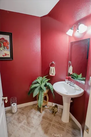 28403 Casselman, Saugus, California 91350