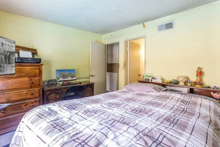 23125 Pamplico Drive, Valencia, California 91354