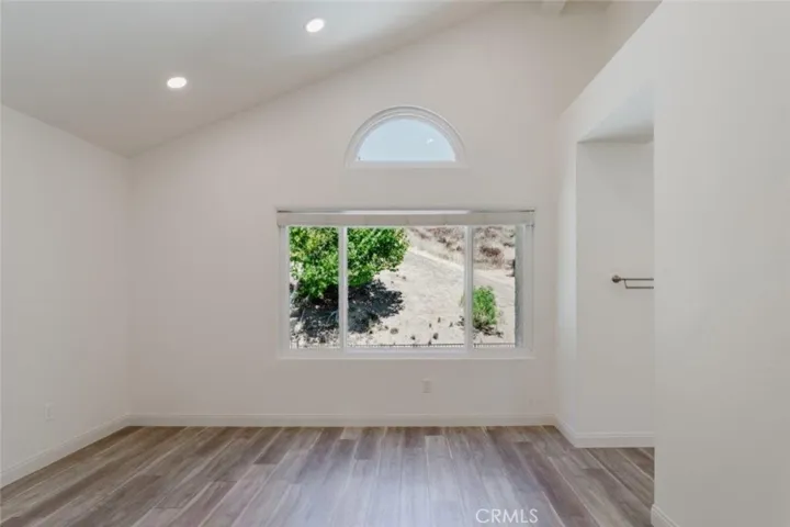 21825 Jeffers Lane, Los Angeles, California 91350
