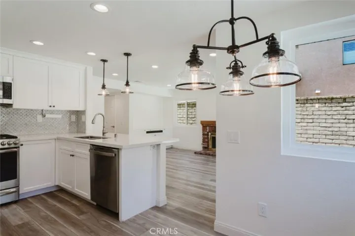 21825 Jeffers Lane, Los Angeles, California 91350