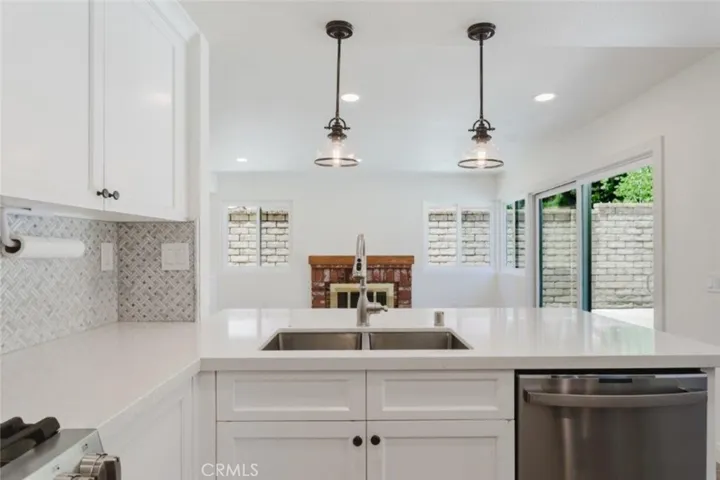 21825 Jeffers Lane, Los Angeles, California 91350