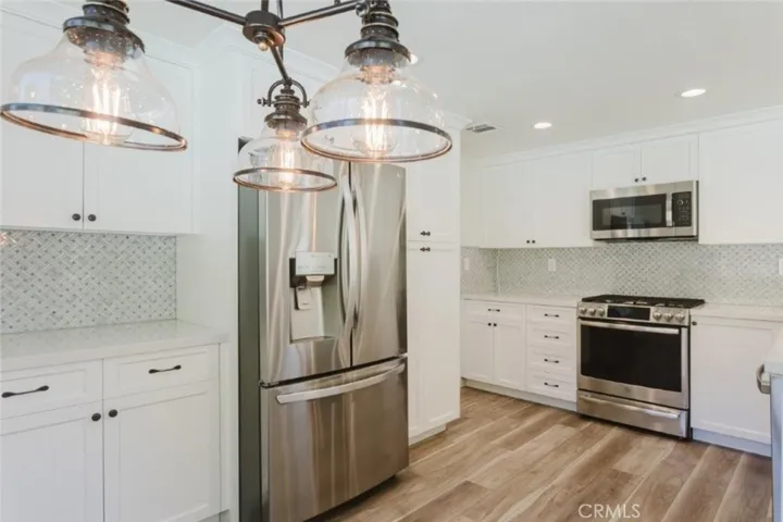 21825 Jeffers Lane, Los Angeles, California 91350