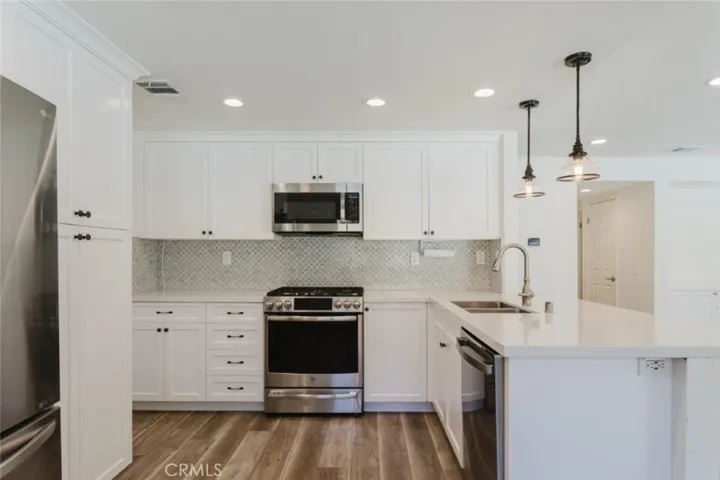 21825 Jeffers Lane, Los Angeles, California 91350