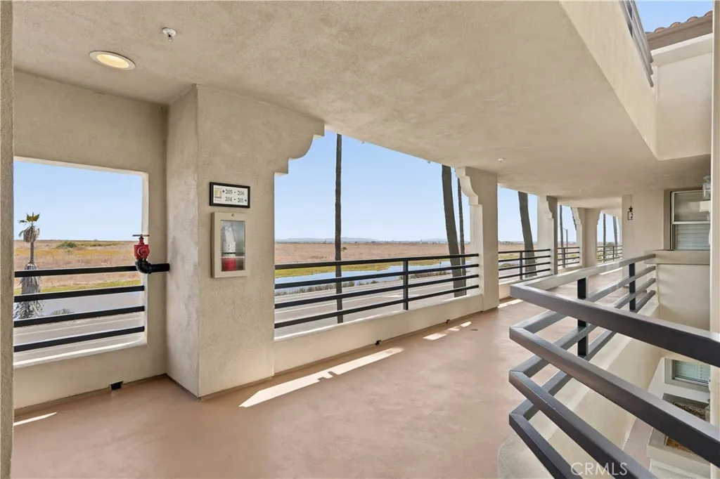 4167 Warner 205, Huntington Beach, California 92649 — photo 4