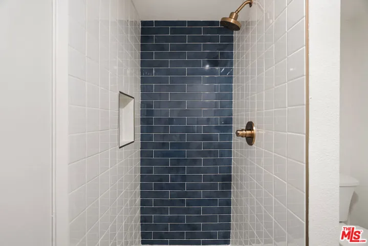 4658 Don Lorenzo Drive G, Los Angeles, California 90008