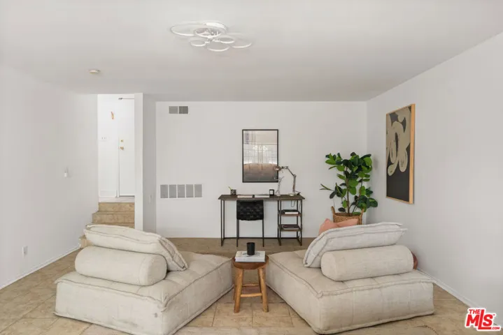 4658 Don Lorenzo Drive G, Los Angeles, California 90008