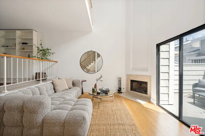 4658 Don Lorenzo Drive G, Los Angeles, California 90008