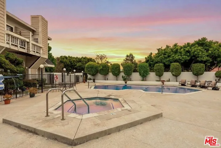 4658 Don Lorenzo Drive G, Los Angeles, California 90008