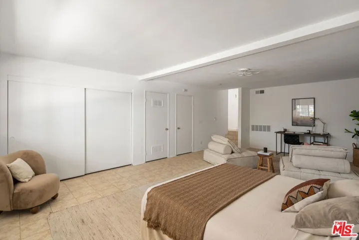 4658 Don Lorenzo Drive G, Los Angeles, California 90008