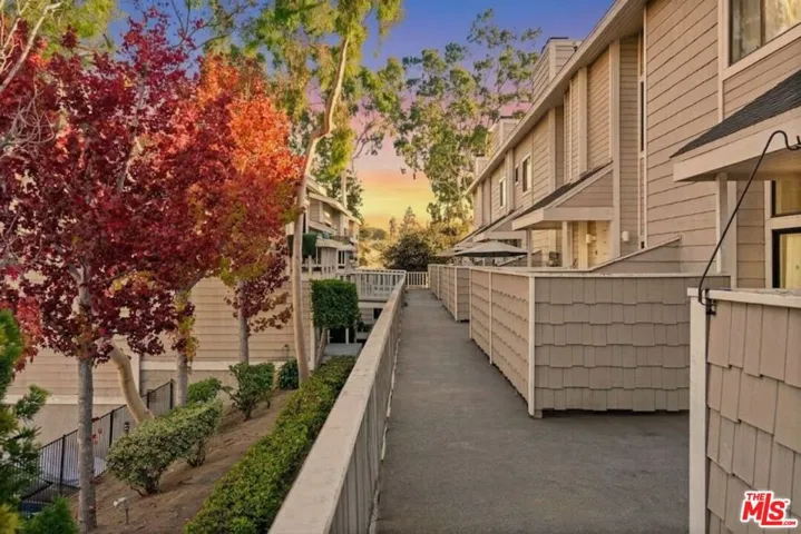 4658 Don Lorenzo Drive G, Los Angeles, California 90008