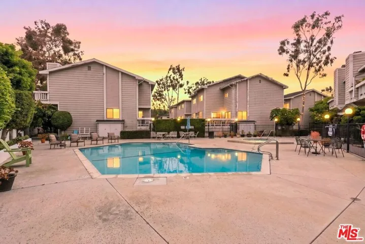 4658 Don Lorenzo Drive G, Los Angeles, California 90008