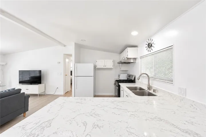 840 E Foothill Boulevard 197, Azusa, California 91702