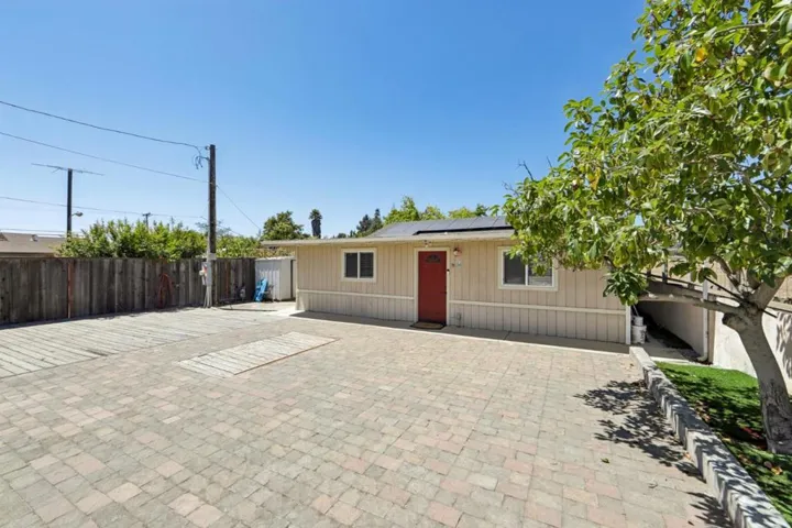 9 Hughes Road, Watsonville, California 95076 — photo 4