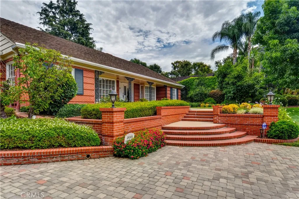 Paver & Brick Lined Entry