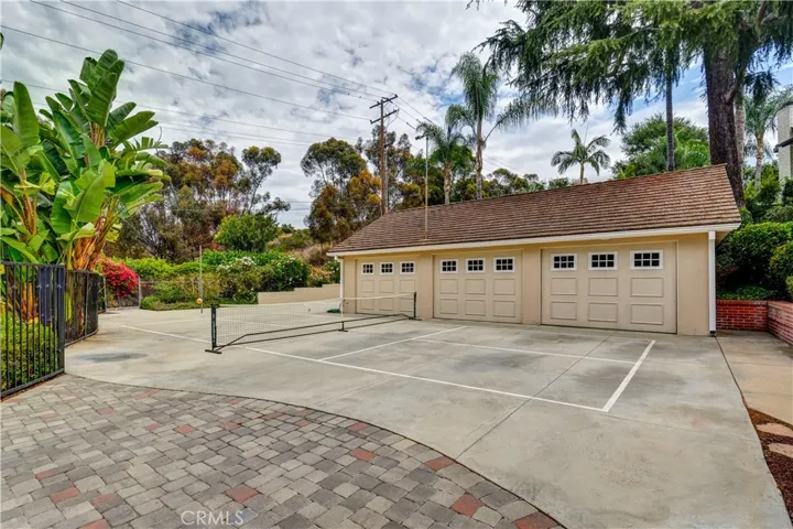 3 Car Garage