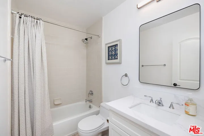 1817 Euclid Street, Santa Monica, California 90404